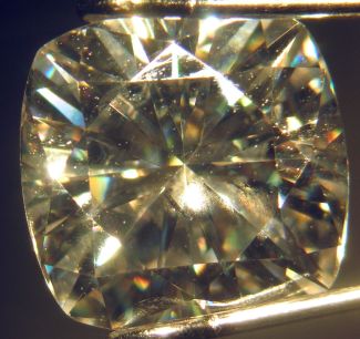 Unmounted moissanite